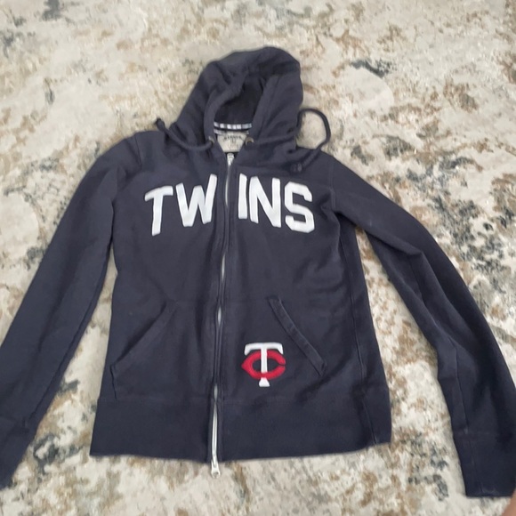 Women's Medium size, Minnesota Twins zip up hoodie - Picture 1 of 2